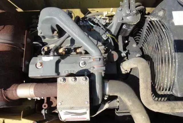 挖掘机冒黑烟严重怎么解决,挖掘机工作起来冒黑烟是怎么回事