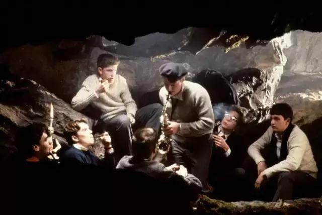 17岁男孩跳桥自杀事件后续,17岁男孩跳桥5分钟完整视频