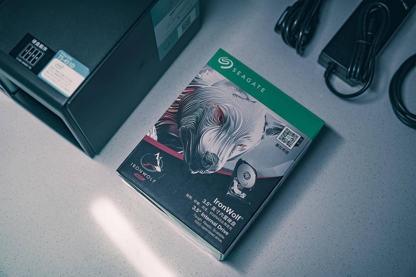 家庭娱乐影音中心，支持4K，威联通451D新人上手配置简介