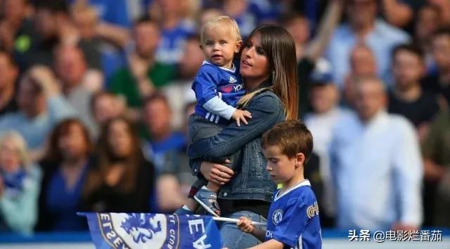 十位美艳太太，莱万妻最“凶悍”，皮克妻最有名，格策妻最有手段