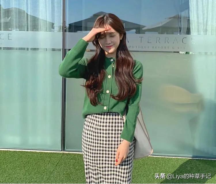 不要再披头散发了夏天适合的发型,披着和扎着都好看的浅层次发型