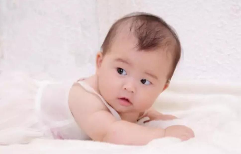 新生儿脐带掉落后怎么护理,新生儿9天脐带掉落正常吗