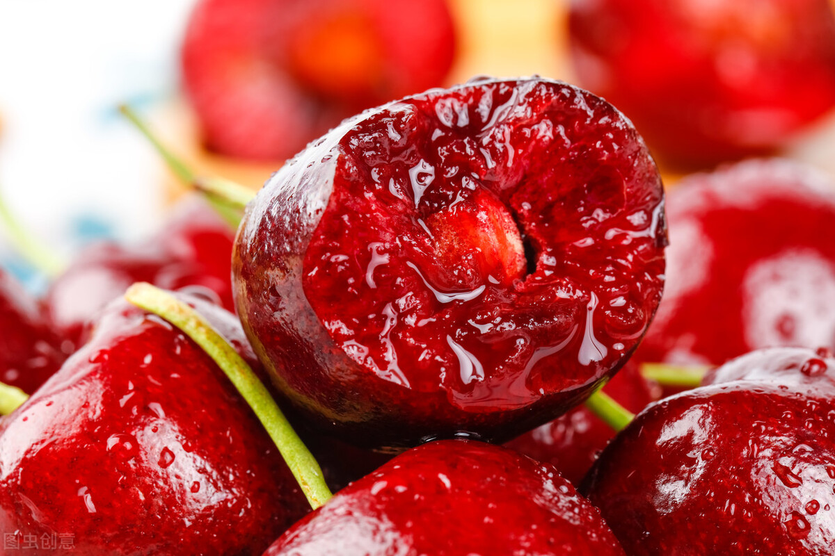 拉黑色大便不成形是怎么回事,拉黑便大便不成形是怎么回事