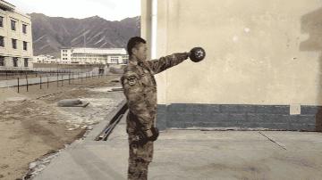 只要哑铃就够了1套动作锻炼全身,一对哑铃练全身二十七个动作图片