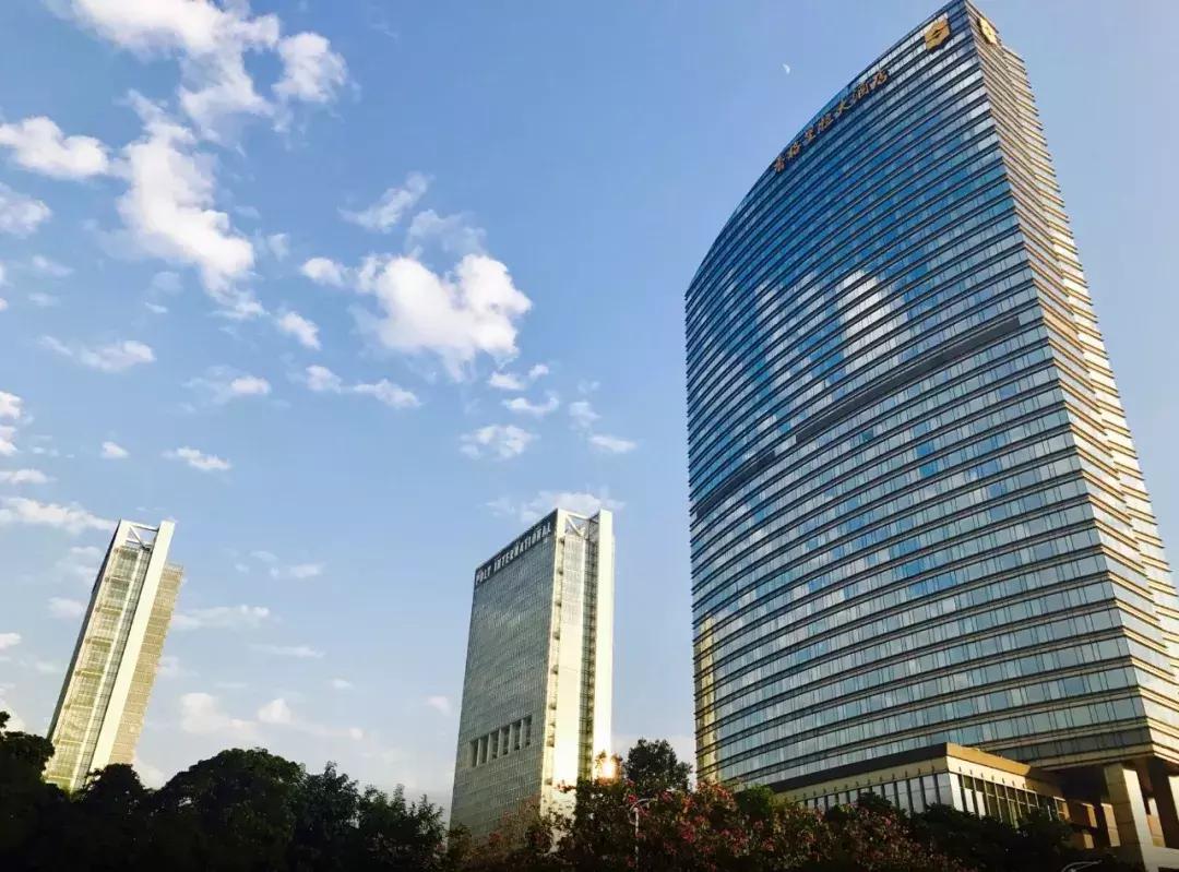 别给财务小姐姐看，这样订房会有小惊喜