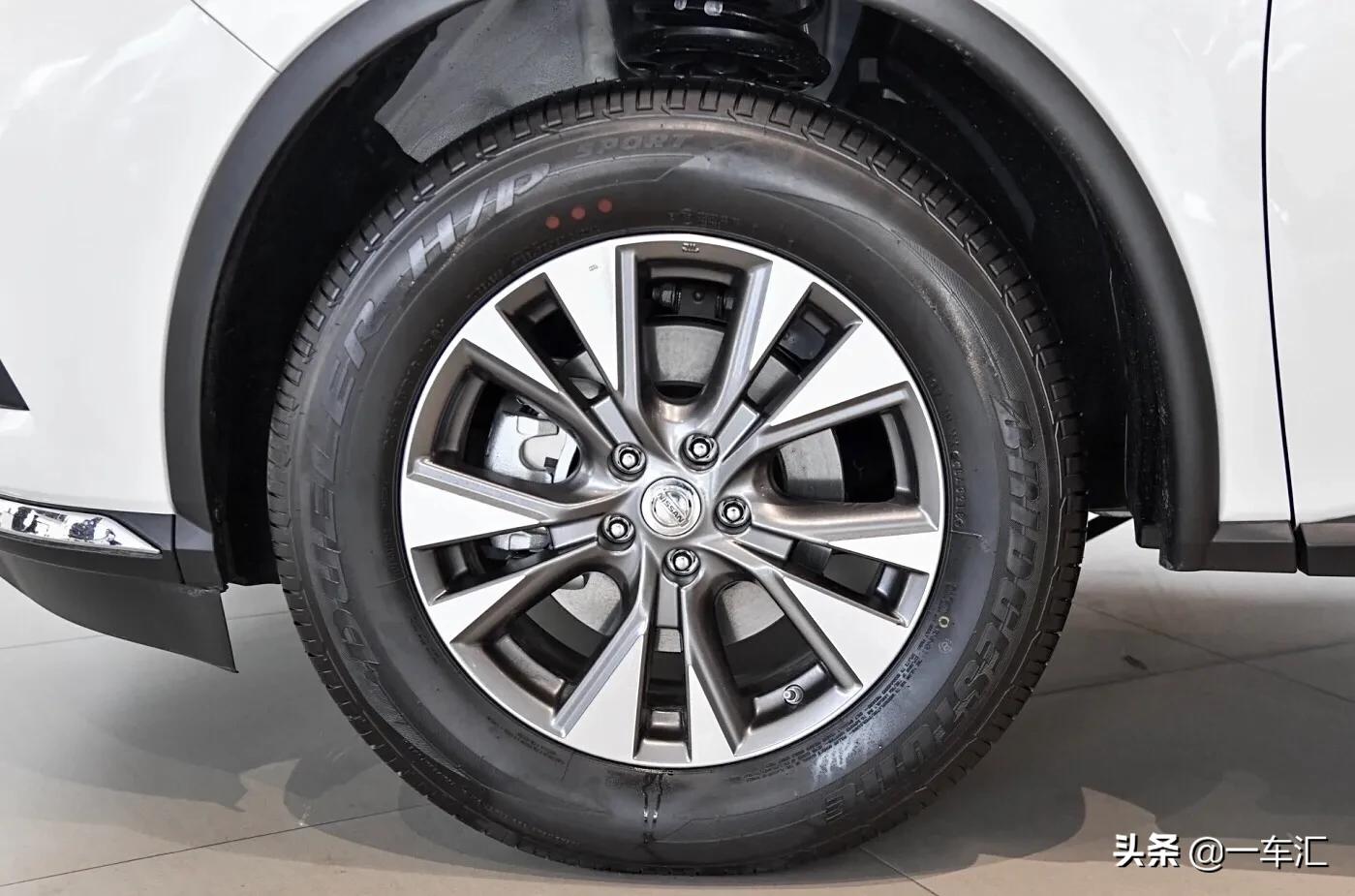 楼兰奇骏哪个车好,楼兰和奇骏这两款车哪个更好