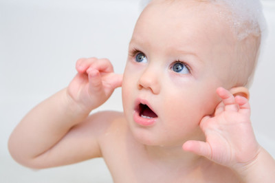 外耳炎和中耳炎要分清，不同的情况，治疗的方法有所不同