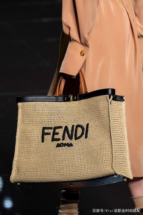 迪奥托特爆款,迪奥托特包金色字母