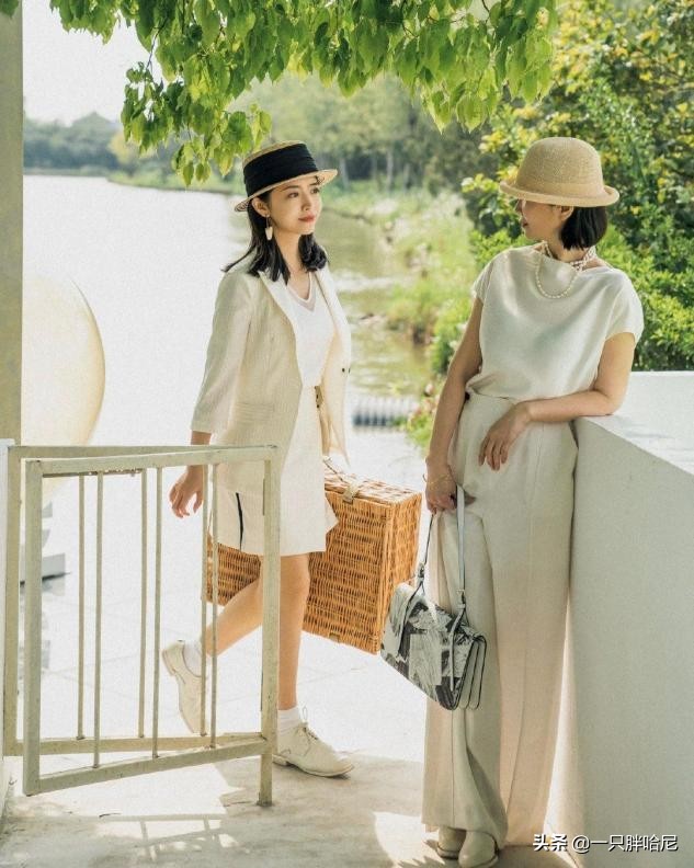 买了“奶奶鞋”却不会穿?看三木妈妈亲身示范,上班、日常都适合