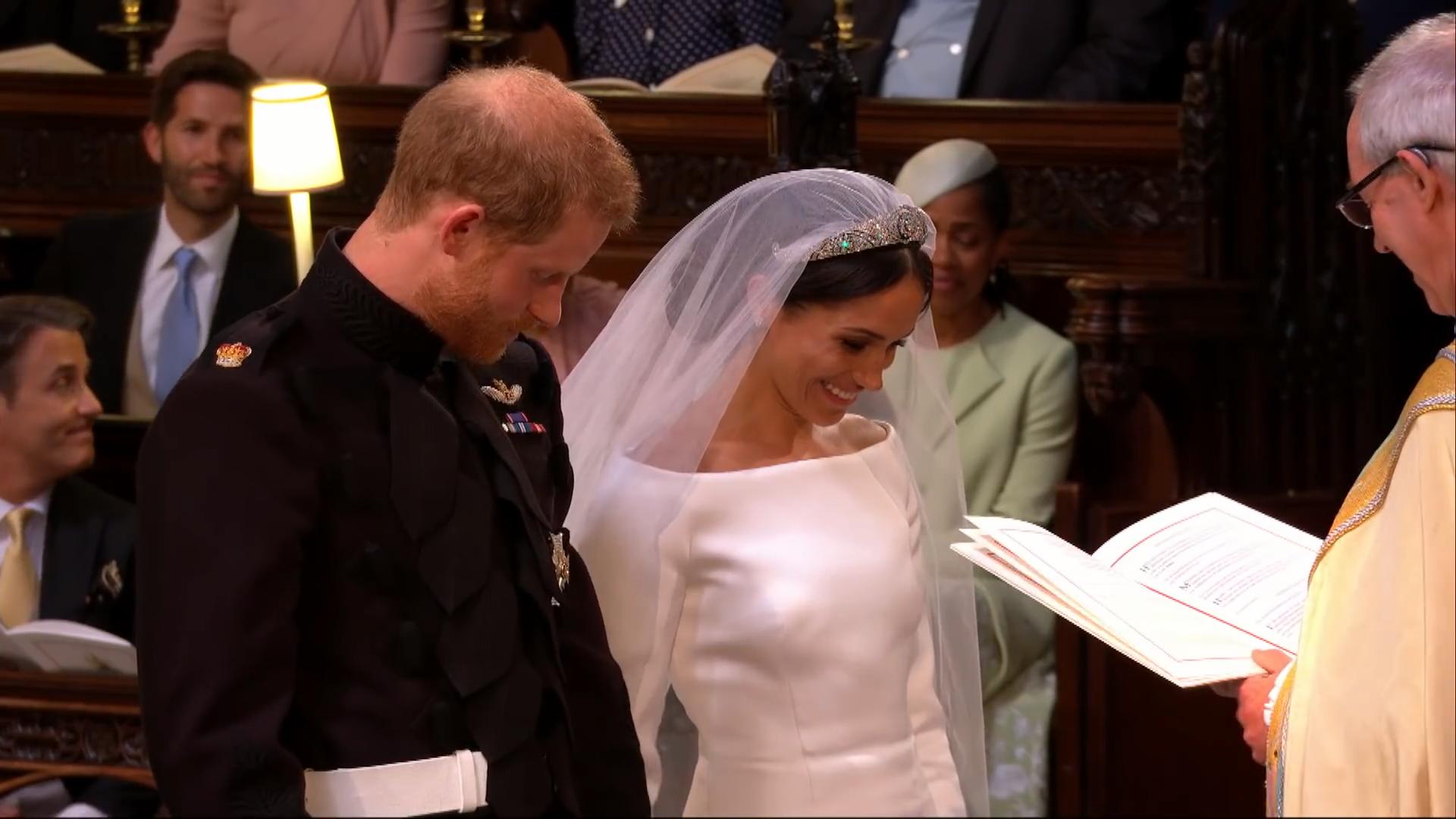 哈里梅根结婚誓言,哈里王子和英国皇室婚礼