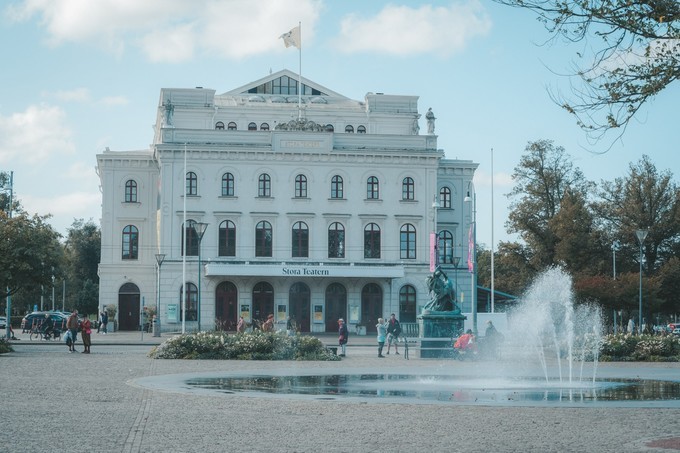 去哥德堡需要带当地钱吗,去卡塔尔必买