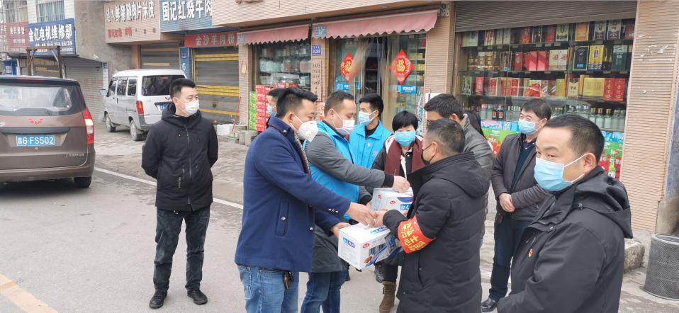 清镇市：行走的“蓝衣”青年助力防“疫”后勤保障