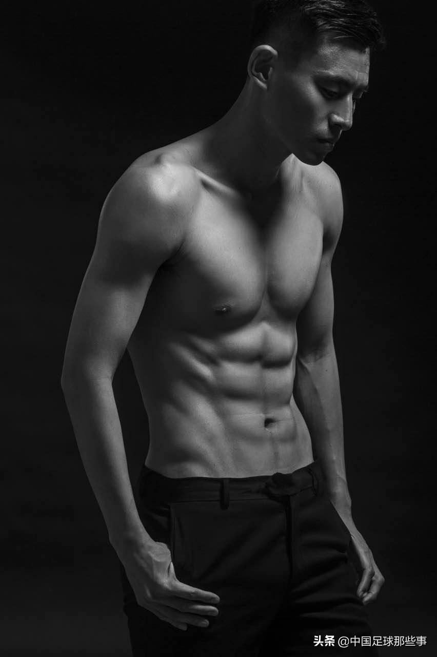 曾诚1-0法国巅峰表现,中国足坛最帅的球员