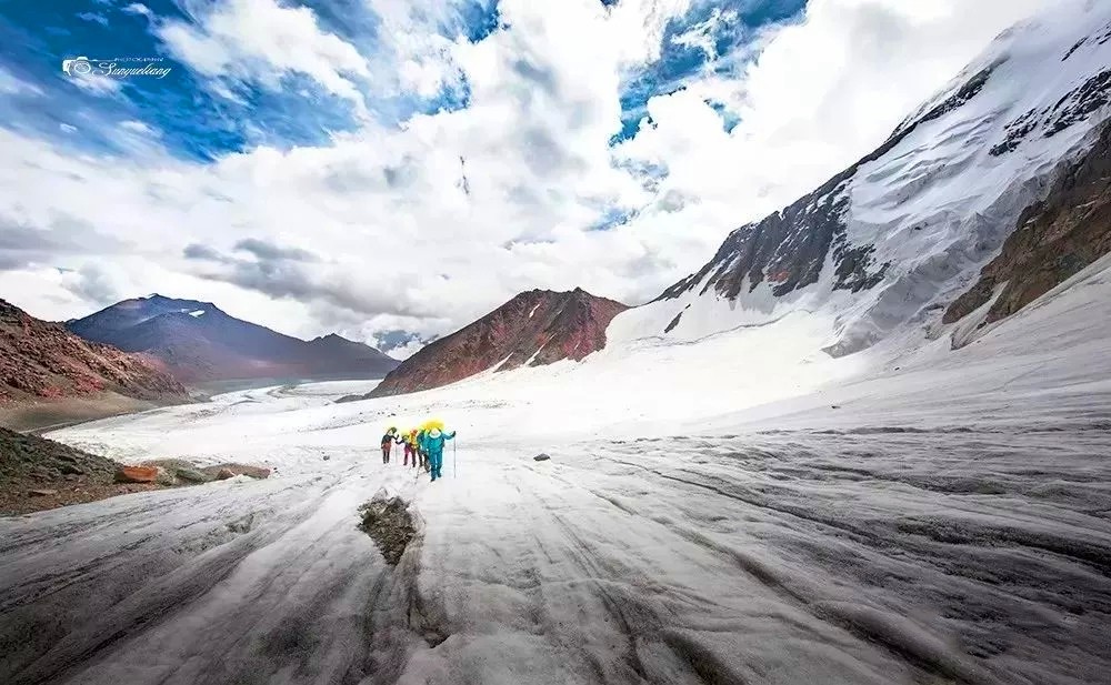 徒步穿越新疆博格达峰,新疆最凶险穿越戈壁路线
