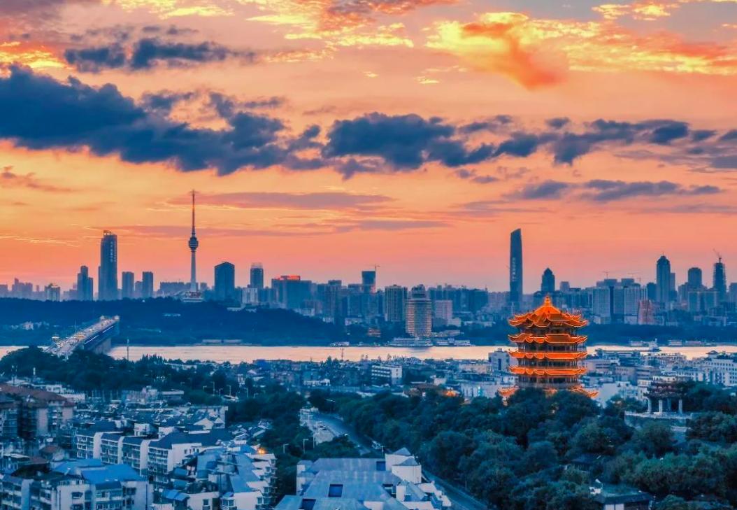 李白描写赞美长江的诗句有哪些,李白长江奔涌不息的诗句