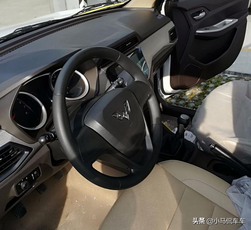 五菱宏光s现在多少钱一公里,五菱宏光1.5t1000公里油费