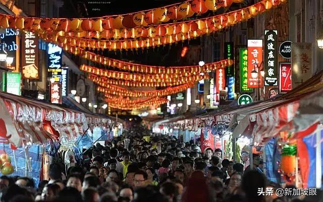单身狗发红包“不吉利”，见人送橘子，新加坡春节规矩这么多
