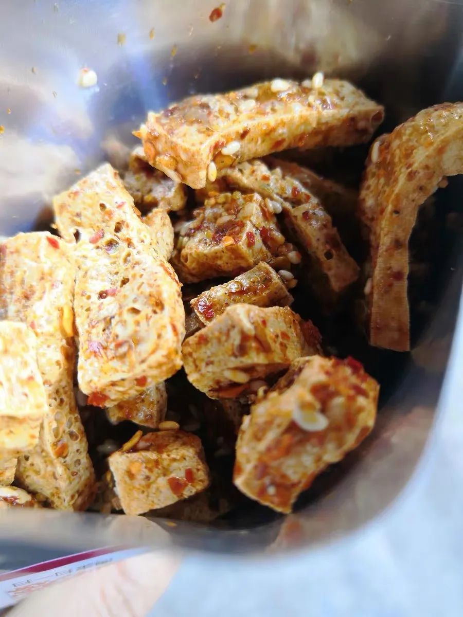 8090童年吃得起这4款零食 (既好吃又实惠的童年回忆零食)