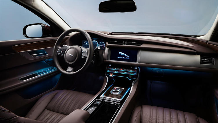 极光l和捷豹xfl哪个适合家用,捷豹xfl与路虎揽胜