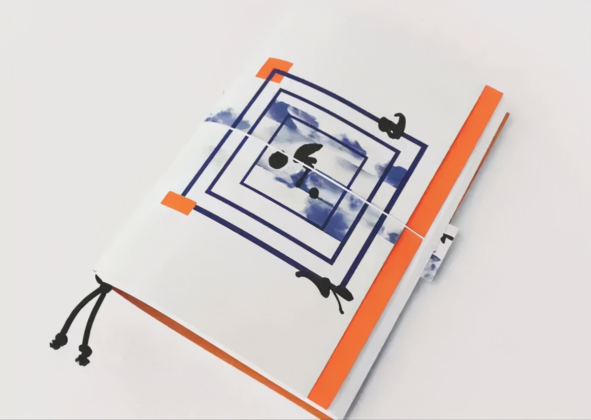 数字媒体艺术用的笔记本电脑,苹果笔记本艺术字体