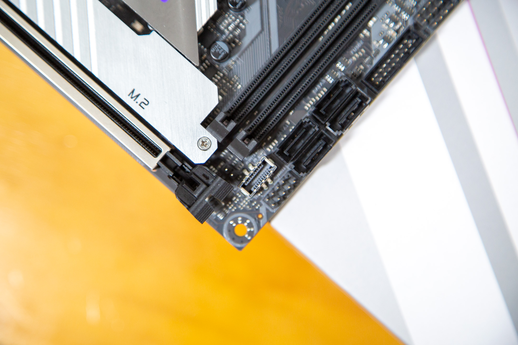 七彩虹b560i支持的cpu,七彩虹b660m配12代i5