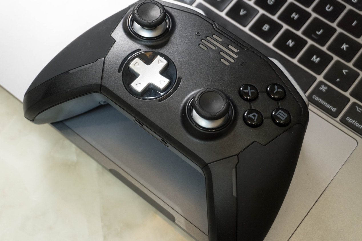 不负精英之名北通宙斯精英版手柄,北通宙斯精英手柄体感瞄准