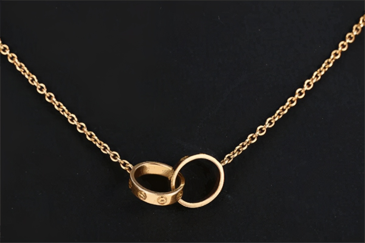 今年最流行的颈肩项链,选项链治愈