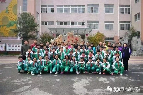 县街小学李可老师参加开封市足球展示课评比活动