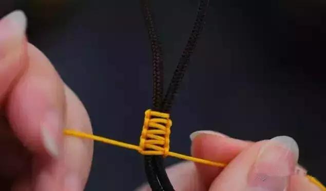 手工编绳怎么打结球,塑料手编绳如何打结