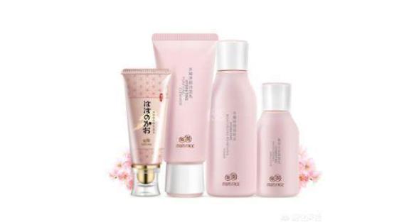 孕妇哪些彩妆需要买专用的产品,孕妇专用彩妆比普通彩妆危害小吗