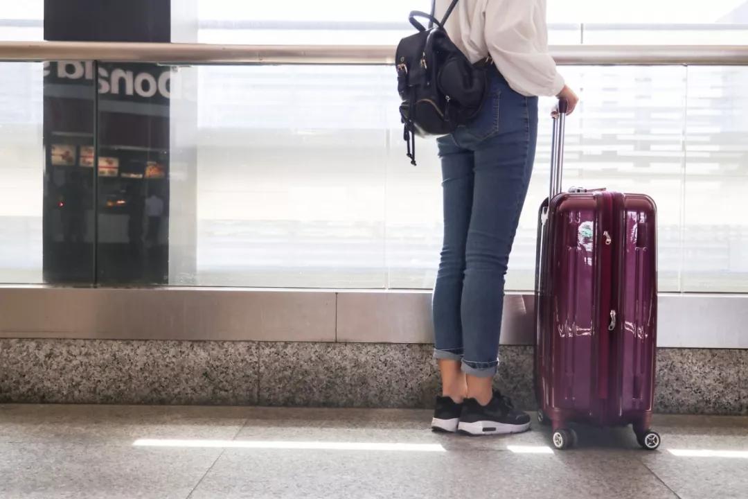 已购票的火车票退票收手续费吗,已购票火车票退票扣钱吗