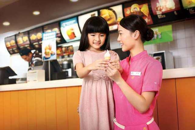 为啥麦当劳都要学生兼职,为什么要来麦当劳兼职