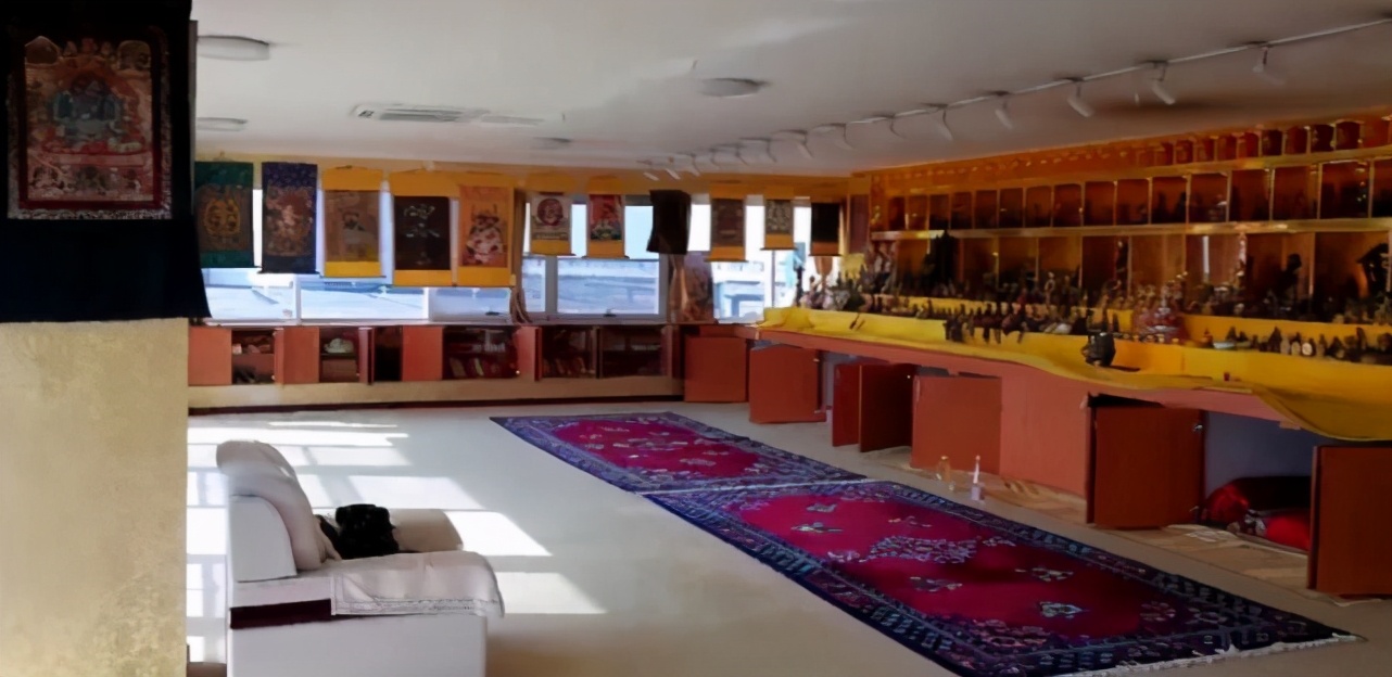 强奸多名“女弟子”,疯狂敛财:这些“活佛”的罪恶和身份,让你震惊