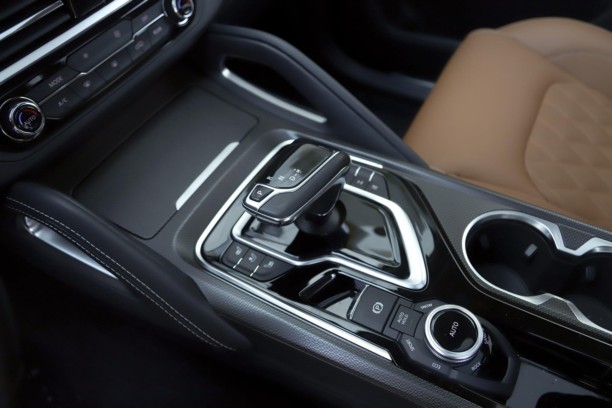 预算在25万买哪款硬派越野车最好,70万预算买哪几款硬派越野车