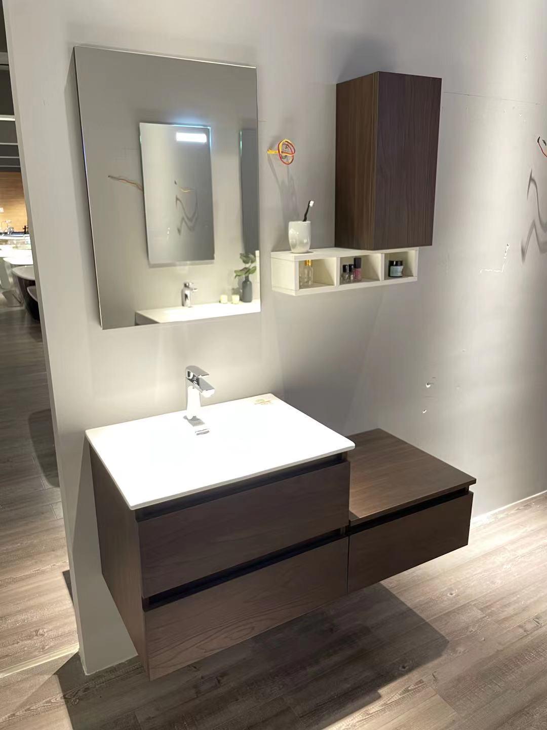 选浴室柜的注意事项,选浴室柜应该怎么选