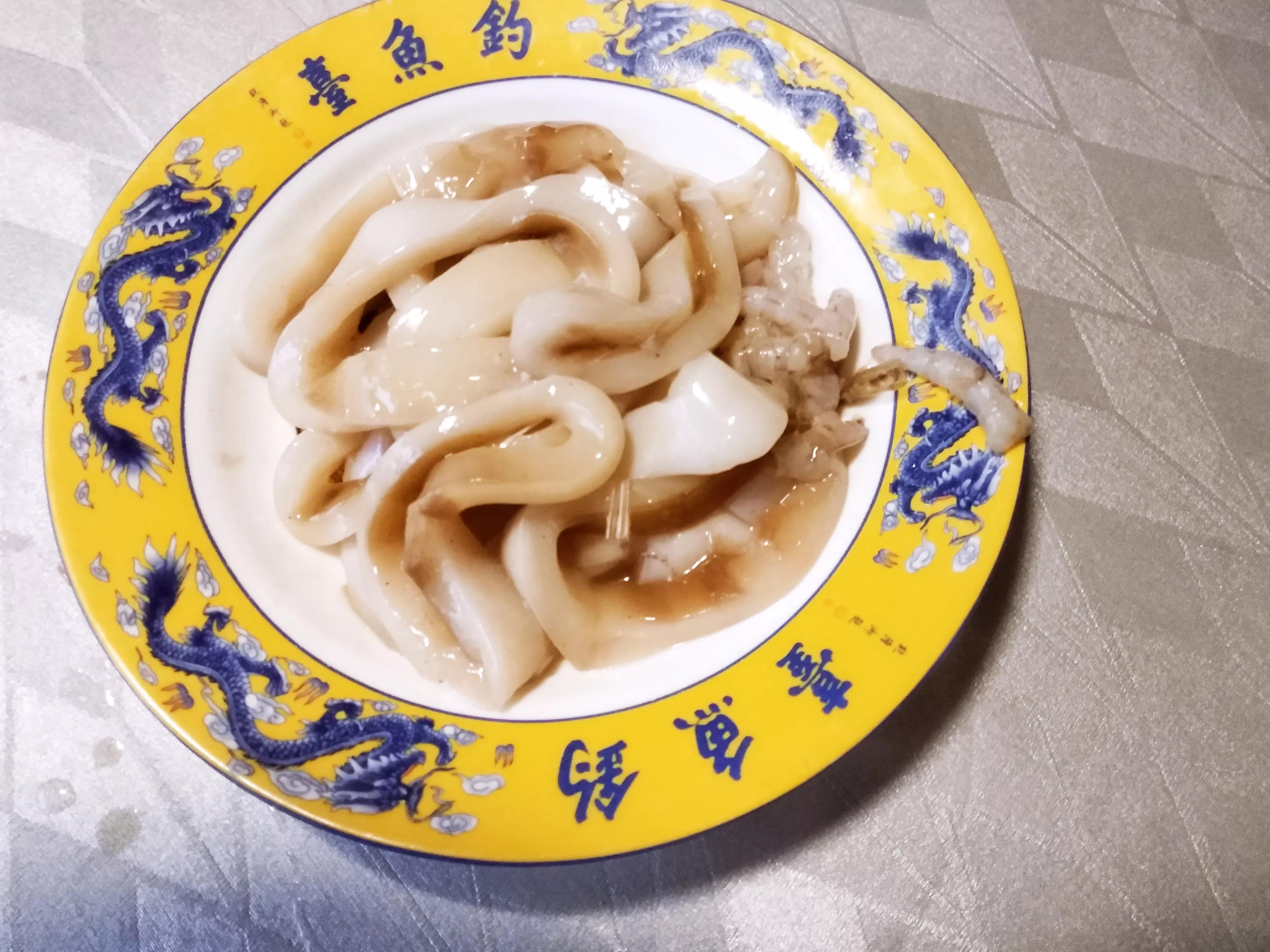 饭店炸鱿鱼圈金黄酥脆,饭店炸鱿鱼的做法