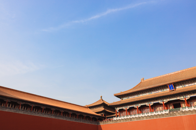 佳能rf70200f2.8和f4哪个好,佳能rf15-35f2.8测评