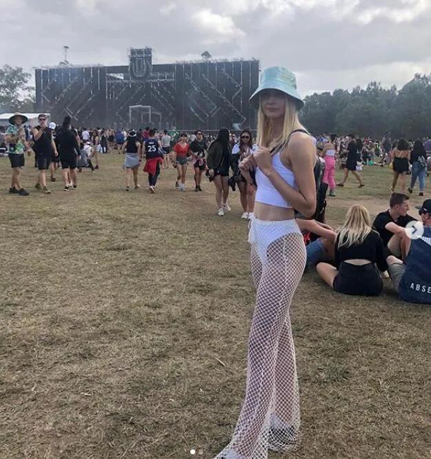 空姐失业后去超市打工，一条抖音视频火了！这是现在最好的活法？