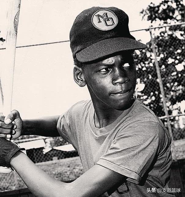 迈克尔乔丹为什么要去打棒球,迈克尔乔丹历史事件