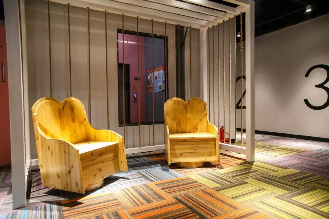 蹦床乐园闯关攀岩,蹦床馆嗨玩