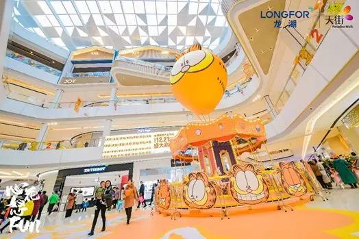 为了让你过好圣诞,他们把全世界搬进了购物中心