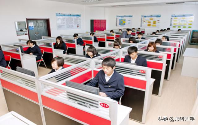 本科毕业就业月薪3万的六大专业,让985毕业生后悔的四大专业