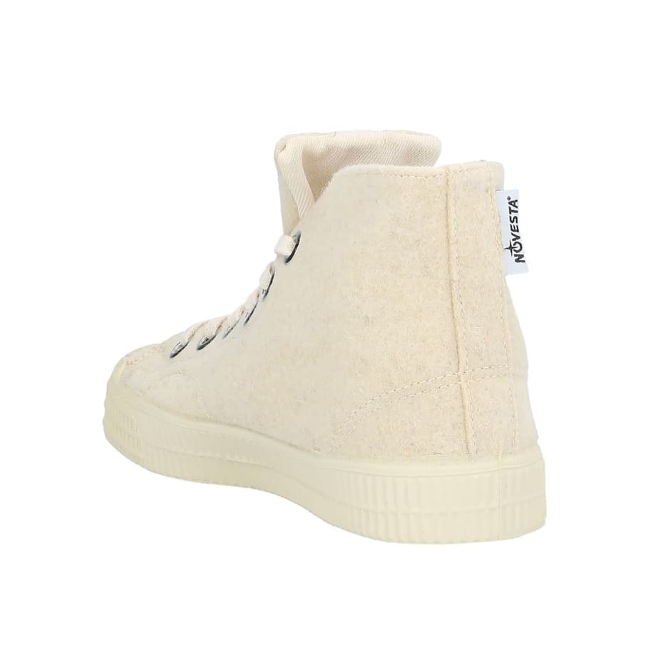 eightmonkeys品牌运动鞋男,脚肥的女生适合哪个品牌的运动鞋