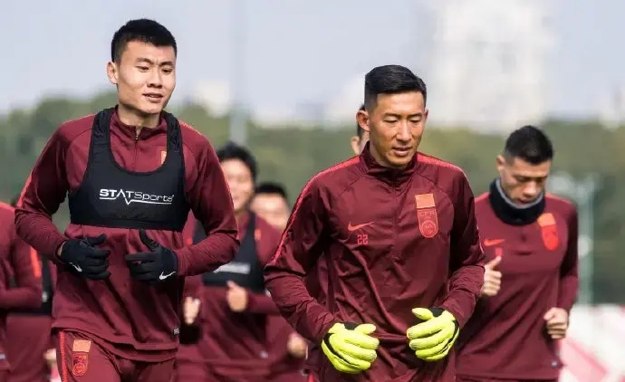 李铁输球采访原视频,国足首战败北真的全怪李铁吗