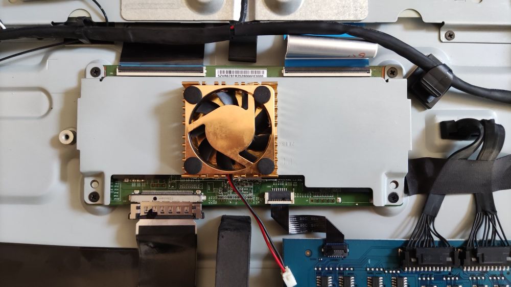 乐视电视x50闪屏维修,乐视x50花屏