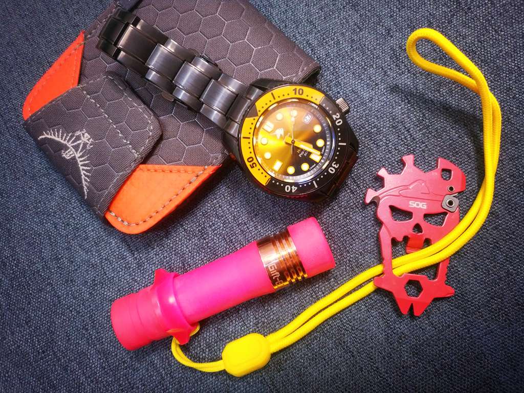 夜光电筒超亮,夜光电筒蓝光