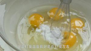 一斤老式蛋糕用多少面粉多少鸡蛋,8个鸡蛋老式蛋糕烤箱做法