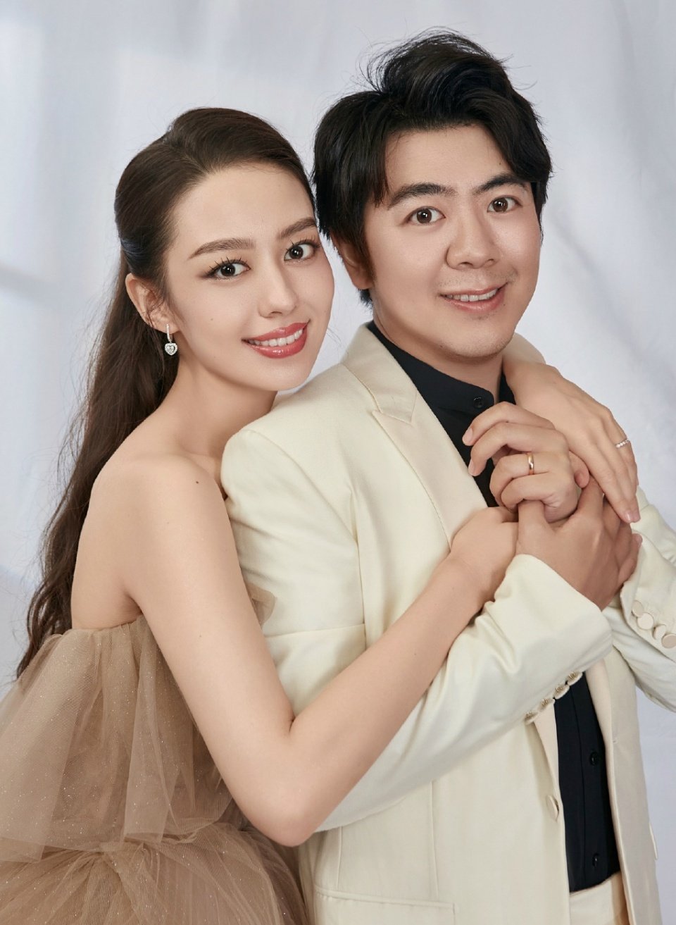 郎朗送给吉娜的戒指,郎朗吉娜同款dr钻戒多少钱