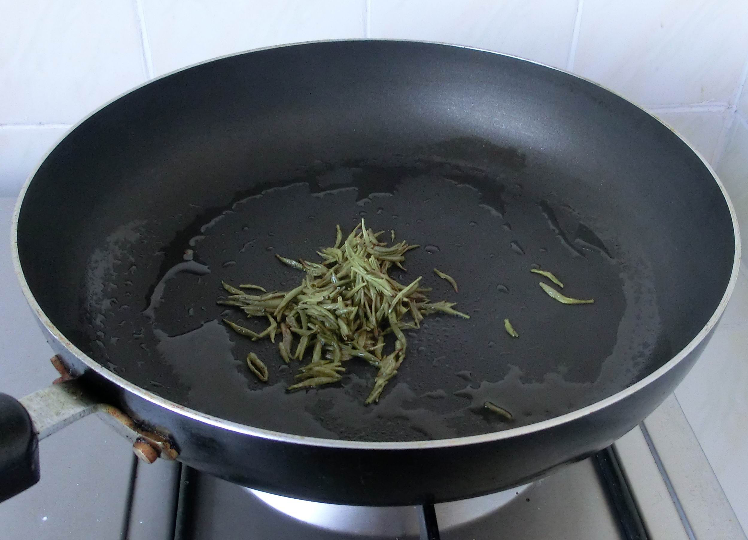 港式避风塘炒虾做法,正宗港式避风塘炒虾