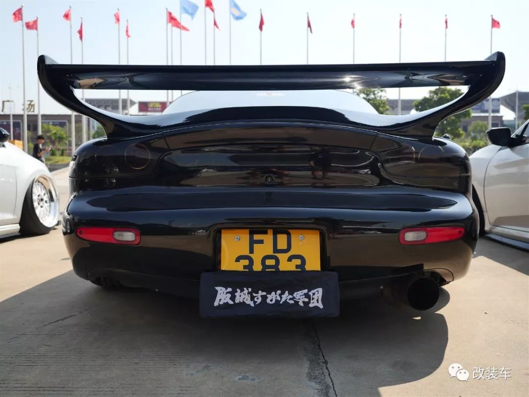 改装车聚会,改装车齐聚车展